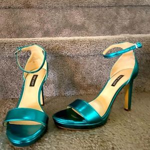 Nine West turquoise heels